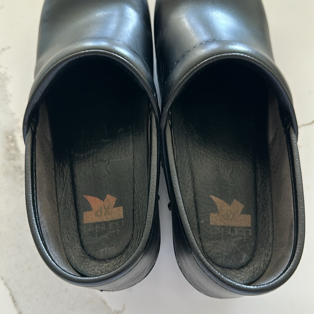 Women’s Dansko Black Shoes - Picture 5 of 6